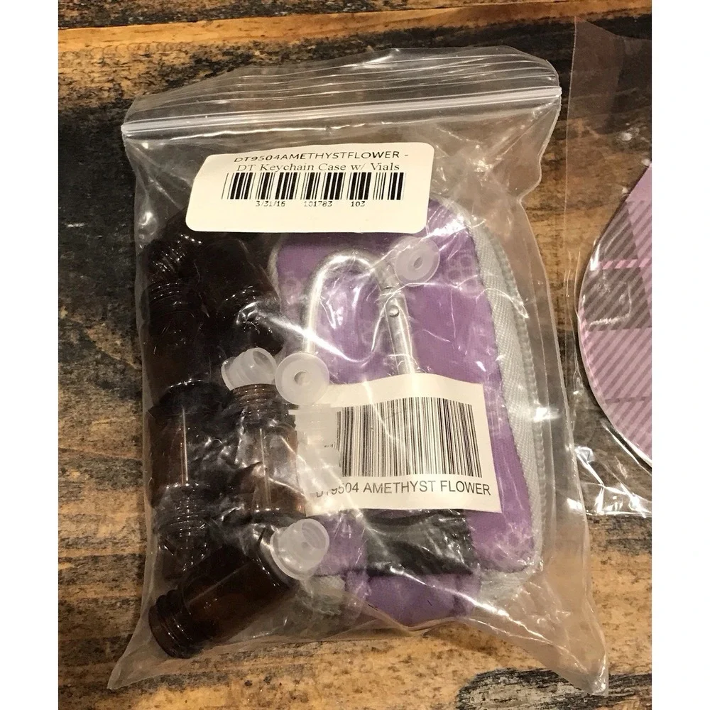 New DOTERRA Essential Oil Keychain Pouch Case 8 Vials‎ & 2 New Air Freshners